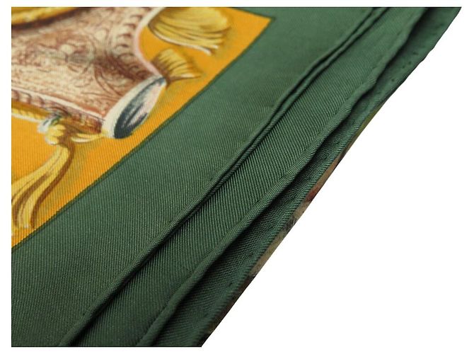 Hermès BUFANDA HERMES LOS RIFLES DE LINARES 1961 1ª EDICIÓN CUADRADA 90 SEDA Caqui - vista 12