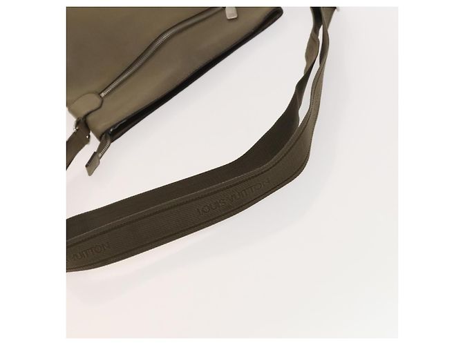 LOUIS VUITTON Taiga Sasha Schultertasche Porer M32628 LV Auth bs26069 - Ansicht 7