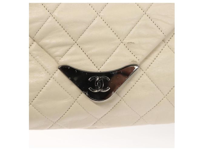 CHANEL Borsa a Spalla Matelassé in Pelle di Agnello Bianca CC Auth 126364 Bianco - vista 18