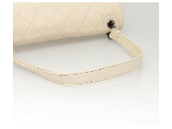 CHANEL Borsa a Spalla Matelassé in Pelle di Agnello Bianca CC Auth 126364 Bianco - vista 7
