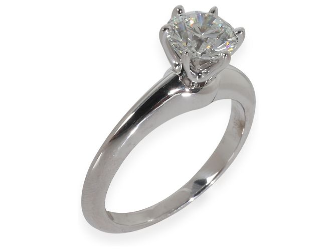 Anello di fidanzamento con diamante rotondo brillante da 0,88 ct Tiffany & Co. - vista 4