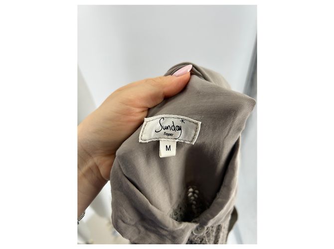 Autre Marque SUNDAY SAINT-TROPEZ Spitzen-Maxikleid Taupe Grau - Ansicht 5