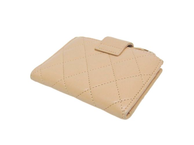 Billetera compacta Chanel Matelassé para tarjetas y monedas Beige - vista 3