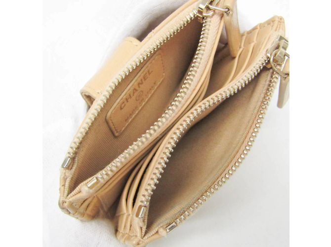 Billetera compacta Chanel Matelassé para tarjetas y monedas Beige - vista 5