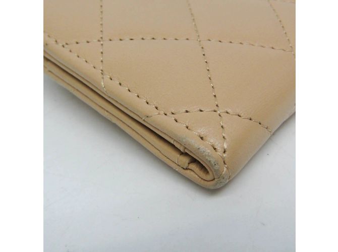 Billetera compacta Chanel Matelassé para tarjetas y monedas Beige - vista 6