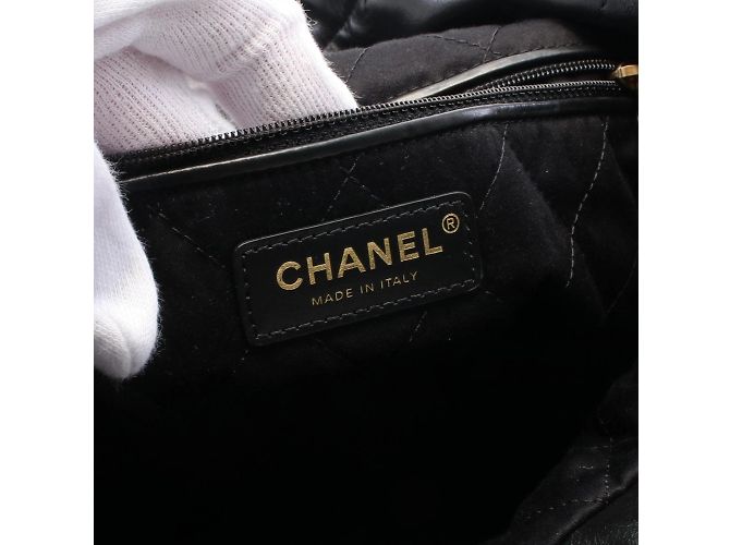 Chanel 22 Tote Bag aus schwarzem Leder - Ansicht 5