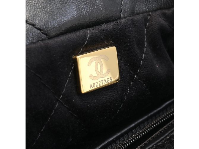 Chanel 22 Tote Bag aus schwarzem Leder - Ansicht 6