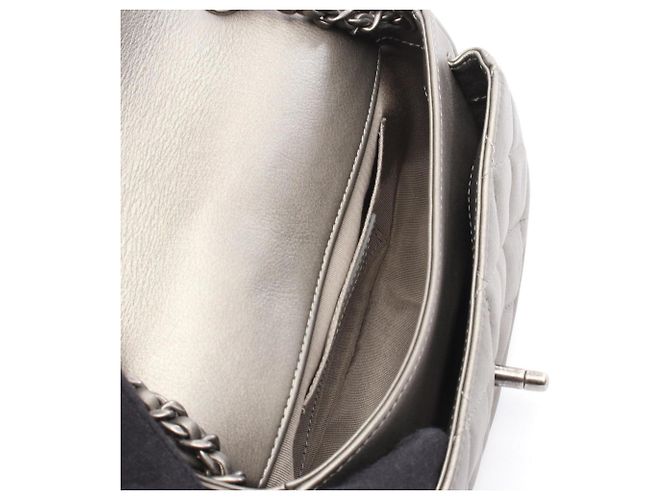 Bolsa de ombro de couro dourado Chanel - vista 4