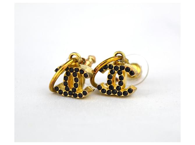 Orecchini Chanel CC dorati con pietra nera Nero D'oro - vista 2