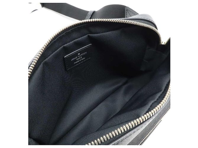 Borsa a vita Taigarama Eclipse di Louis Vuitton Nero - vista 9