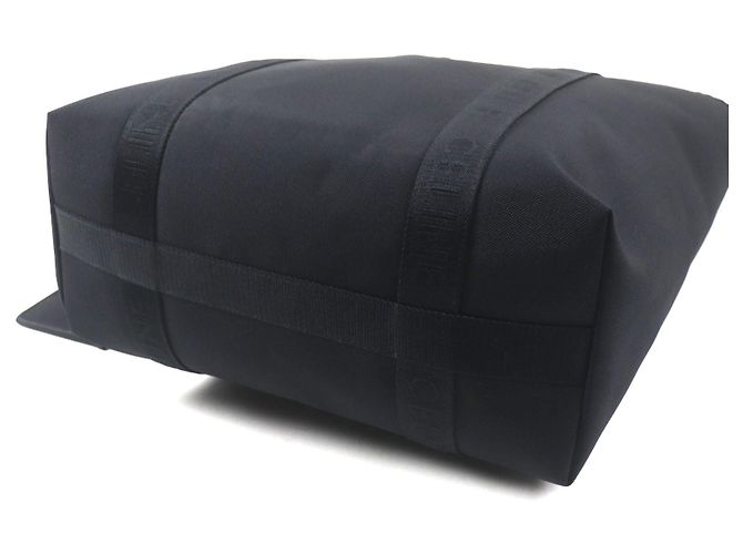 Céline Borsa Tote Verticale Hippo in Nylon da Trekking Celine Nero - vista 4