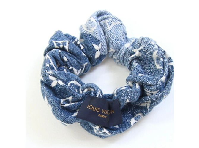 Blauer Scrunchie von Louis Vuitton - Ansicht 2