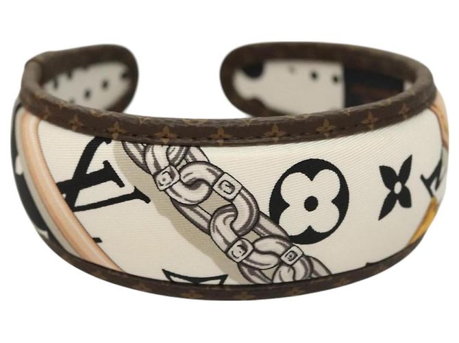 LOUIS VUITTON Monogram Katyusha Bianco M77394 LV Auth 128265M - vista 2