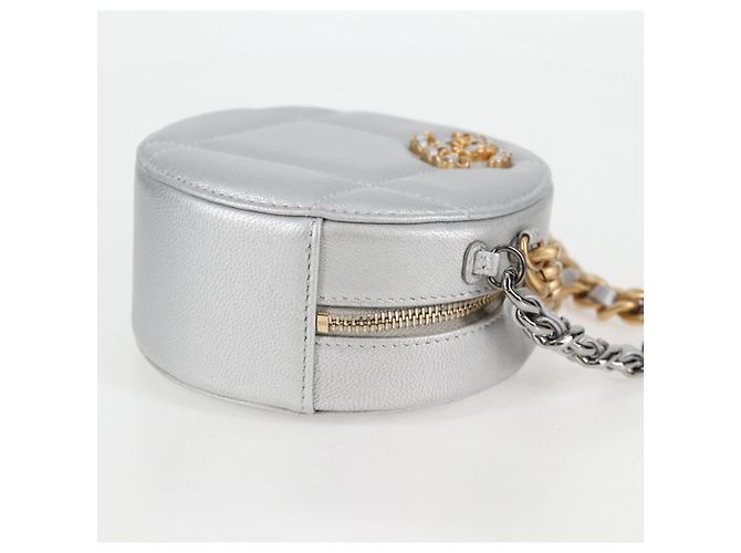 Bolsa de ombro Chanel 19 em couro de cordeiro com corrente dourada e prateada CC Auth fm4698M Prata Dourado - vista 4