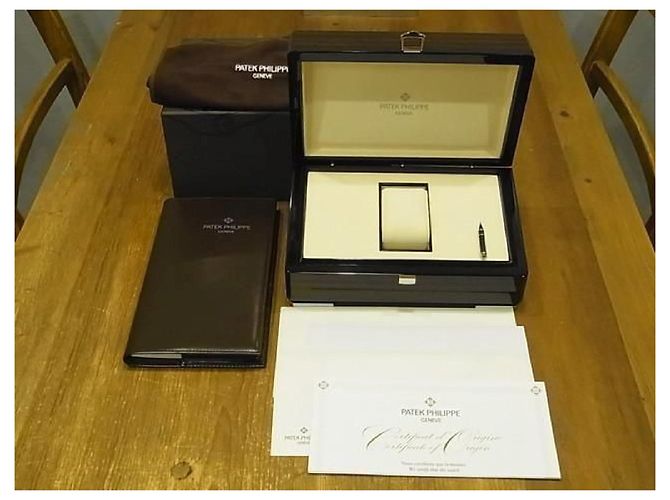 PATEK PHILIPPE Calatoraba Orologio da Viaggio Pilota Ref.5524G-001 Uomo - vista 17