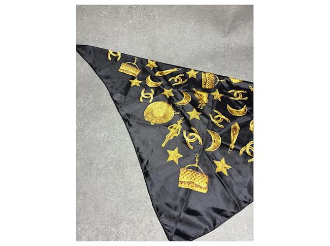 Chanel Pañuelos Gold hardware - vista 4