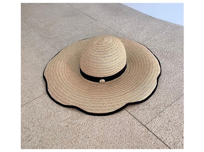 Camelia Chanel Strohhut mit schwarzem Rand, Größe T.S Beige - Ansicht 2