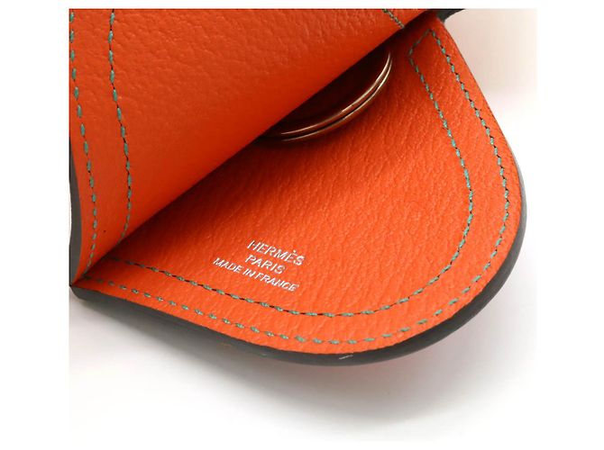 Charm in Vitello Epsom Camailleau di Hermès Rosa D'oro - vista 5