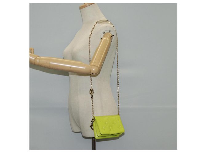 LOUIS VUITTON Monogram Emboss Coussin Borsa Cintura Borsa in Pelle 2way LV Auth 121504SM Giallo - vista 24