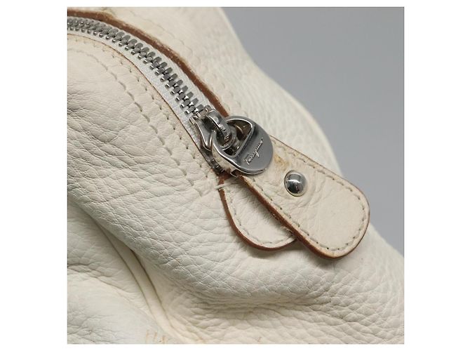 Borsa a Spalla Gancini in Pelle Bianca Argento Auth BA3224 di Salvatore Ferragamo Bianco - vista 10