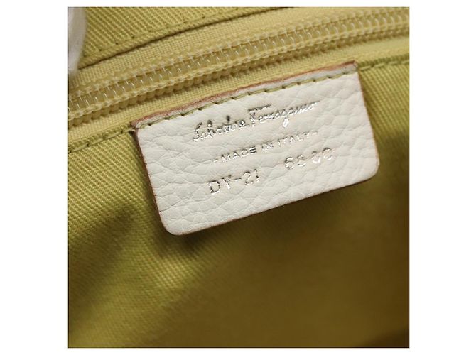 Borsa a Spalla Gancini in Pelle Bianca Argento Auth BA3224 di Salvatore Ferragamo Bianco - vista 12