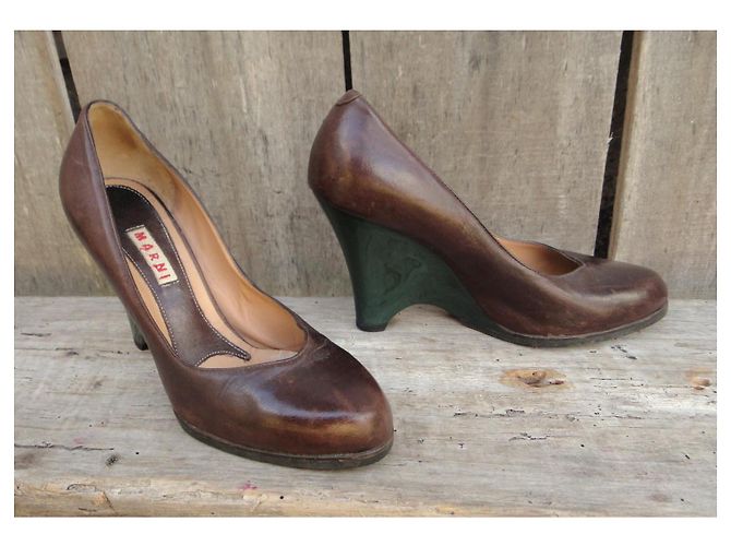Décolleté Marni in pelle marrone scuro verde scuro - vista 2