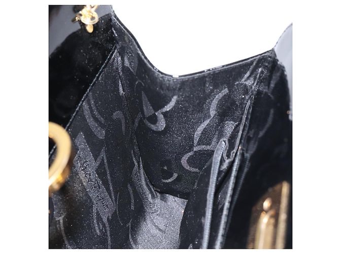 Borsa a spalla Gancini Chain di Salvatore Ferragamo in vernice nera e oro Auth 128138 Nero D'oro - vista 19