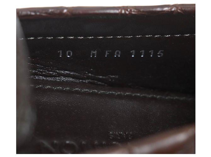 Mocassini in coccodrillo Louis Vuitton marrone scuro - vista 12