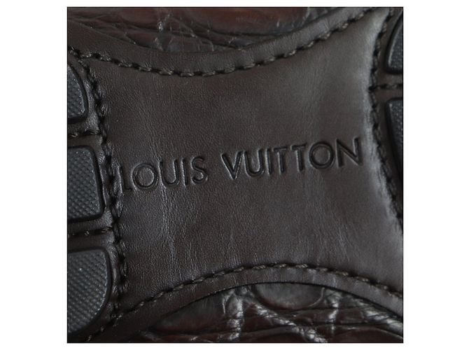 Mocassini in coccodrillo Louis Vuitton marrone scuro - vista 13