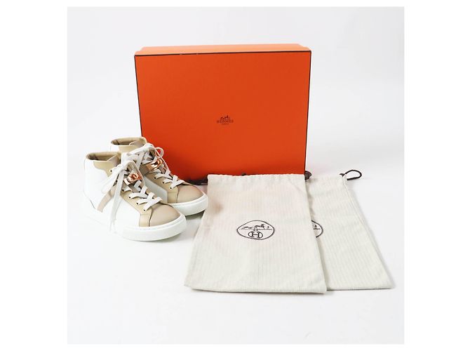 Hermès Baskets en cuir à boucle Hermes Kelly Violet - vue 2