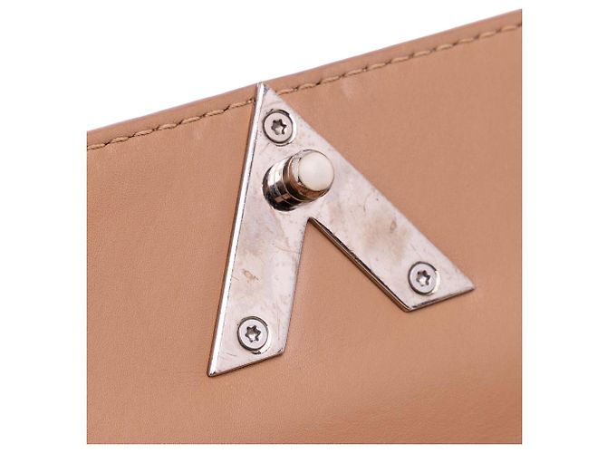 Borsa Very Chain in pelle monogramma marrone Louis Vuitton Ecume Beige - vista 10
