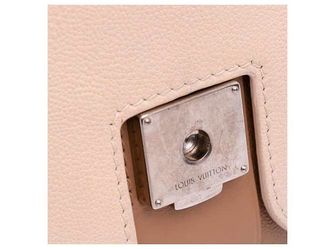 Borsa Very Chain in pelle monogramma marrone Louis Vuitton Ecume Beige - vista 9