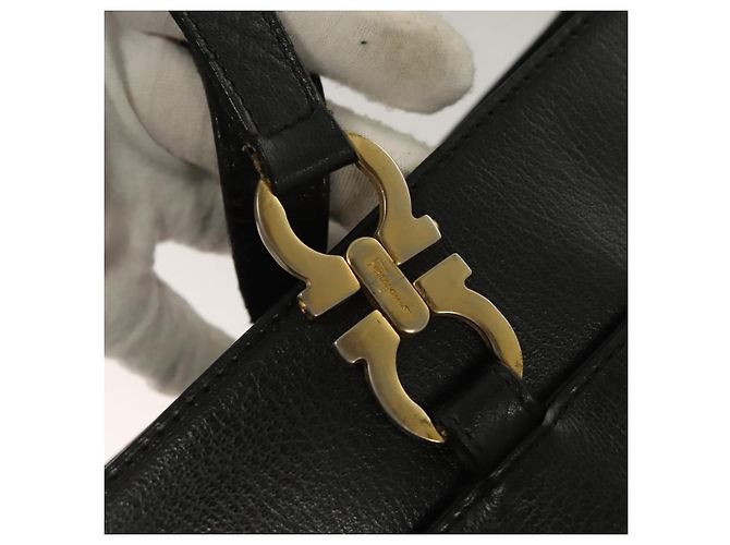 Borsa Tote Gancini in pelle nera e oro di Salvatore Ferragamo Auth bs26846 Nero D'oro - vista 14