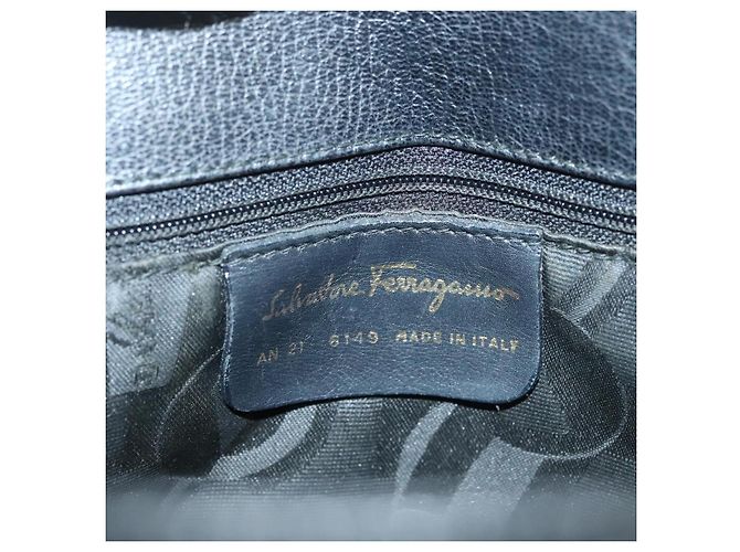 Borsa Tote Gancini in pelle nera e oro di Salvatore Ferragamo Auth bs26846 Nero D'oro - vista 15