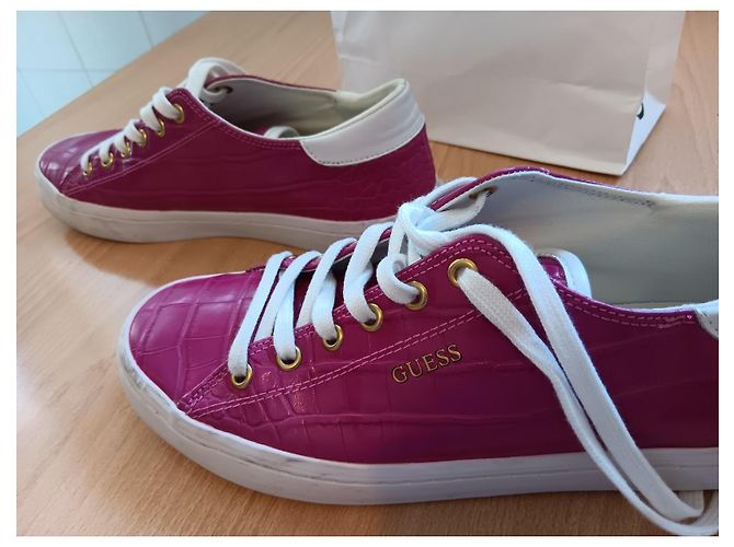 Sneakers Guess - vista 3