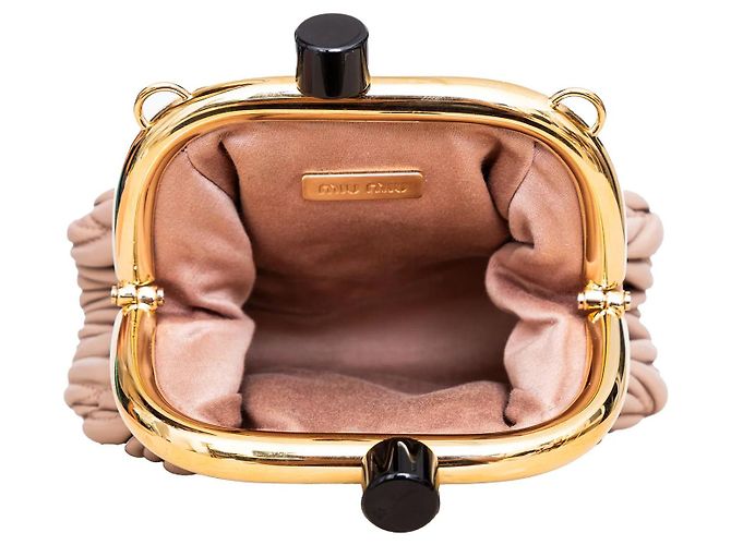 Miu Miu Belle Mini Matelassé Clutch Rosa - vista 11