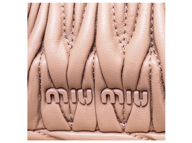 Miu Miu Belle Mini Matelassé Clutch Rosa - vista 9