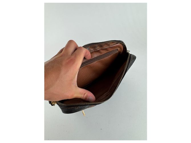 Clutch in pelle monogramma Louis Vuitton vintage marrone - vista 3