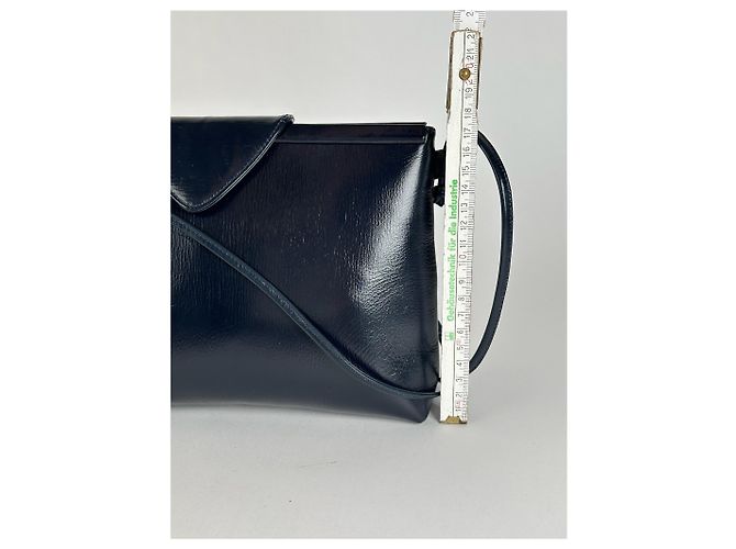 Vintage Givenchy schwarze Lackledertasche Marineblau - Ansicht 14