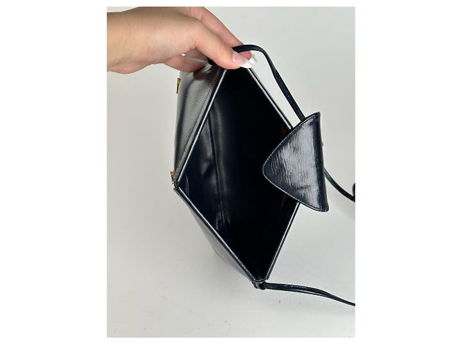 Vintage Givenchy schwarze Lackledertasche Marineblau - Ansicht 6