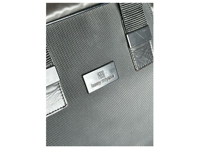 Borsa da viaggio vintage Issey Miyake Nero - vista 4