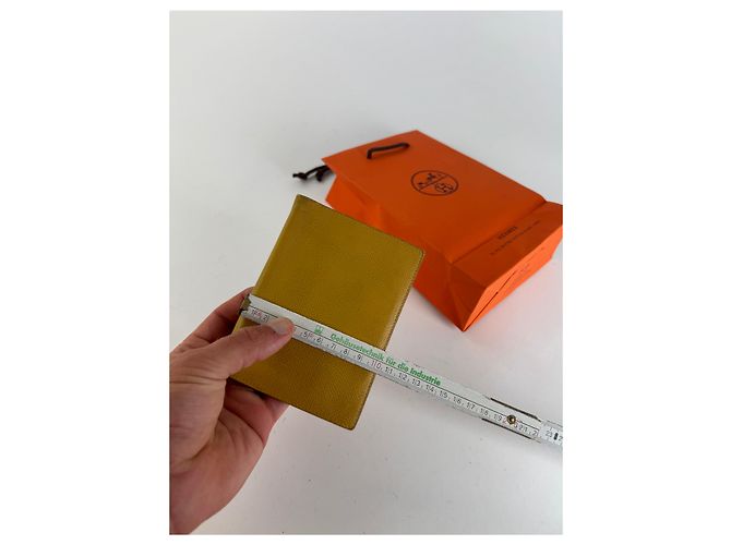 Ring Hermès Vintage Hermes Leather Cardholder Yellow - view 6