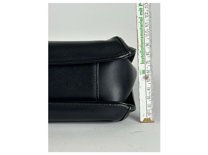 Vintage Givenchy Ledertasche schwarz - Ansicht 12