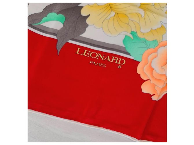Leonard Seidenschal mit buntem Blumenmuster und rotem Rand Mehrfarben - Ansicht 5
