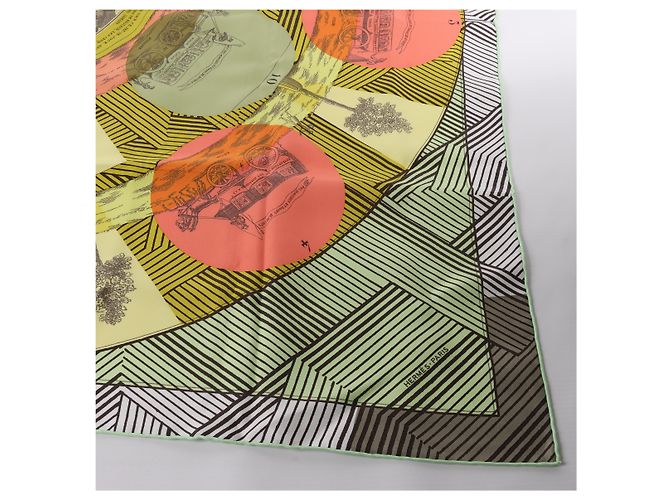 Foulard Hermès Carré 90 "JEU DES OMNIBUS ET DAMES BLANCHES" 100% Seta Verde - vista 3