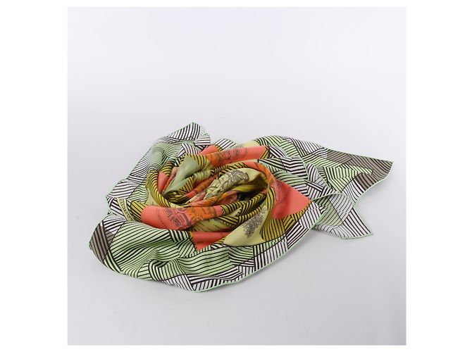 Foulard Hermès Carré 90 "JEU DES OMNIBUS ET DAMES BLANCHES" 100% Seta Verde - vista 8