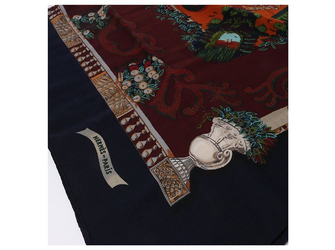 Garden Sciarpa in Cashmere e Seta Hermès Carré Geant "LE PARADIS DU ROY" in Nero - vista 4