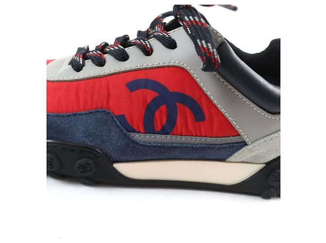 Sneakers in pelle scamosciata con logo Chanel per donne Multicolore - vista 9