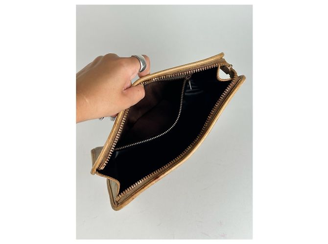 Céline Clutch Vintage Celine Paris Triomphe Monogram Beige Marrone D'oro - vista 12