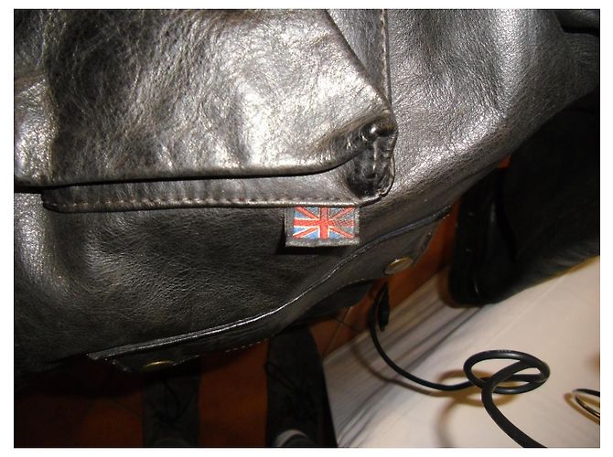 Belstaff Kurze Lederjacke Schwarz mit Goldbeschichtung - Ansicht 6